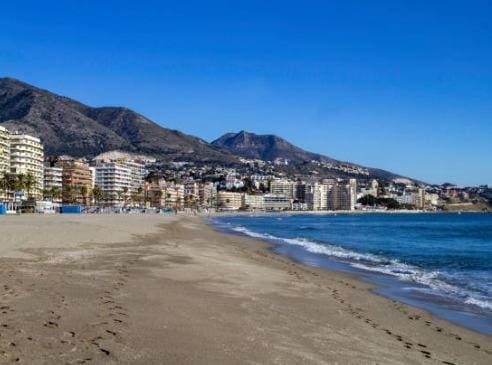 Piso de 4 habitaciones en Fuengirola en venta - 650.000 € (Ref: 8932119)