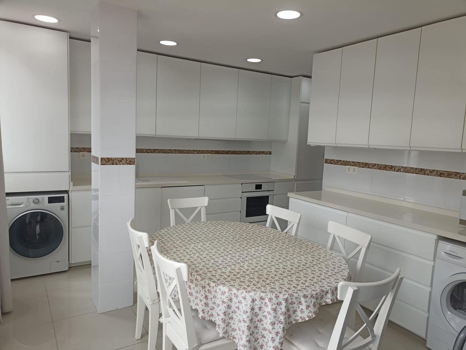 Piso de 4 habitaciones en Fuengirola en venta - 650.000 € (Ref: 8932119)