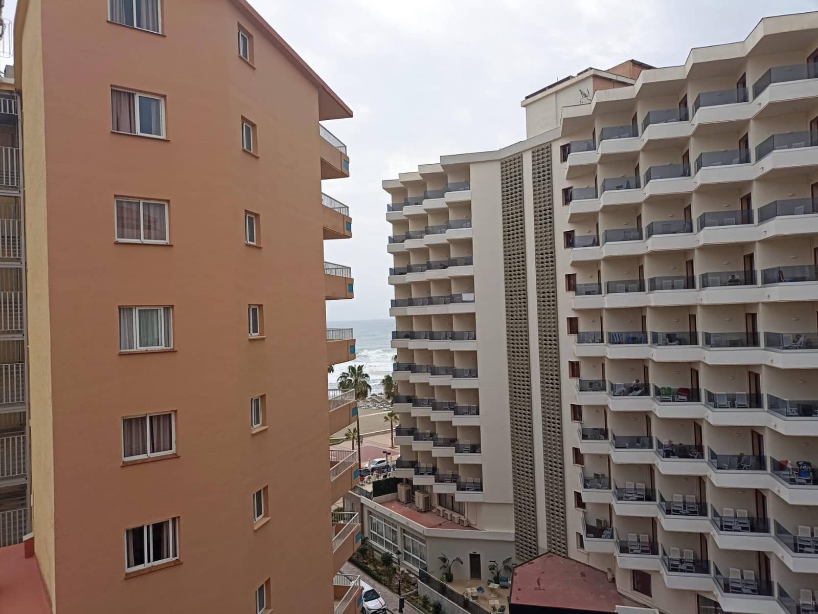 Piso de 4 habitaciones en Fuengirola en venta - 650.000 € (Ref: 8932119)