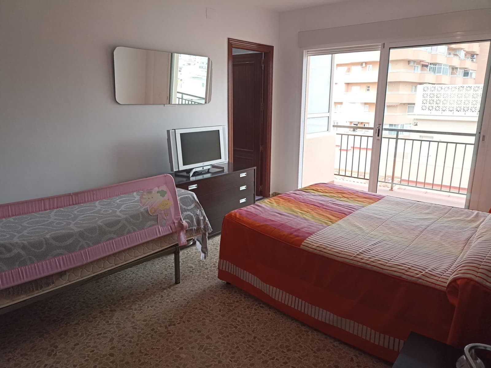 Piso de 4 habitaciones en Fuengirola en venta - 650.000 € (Ref: 8932119)
