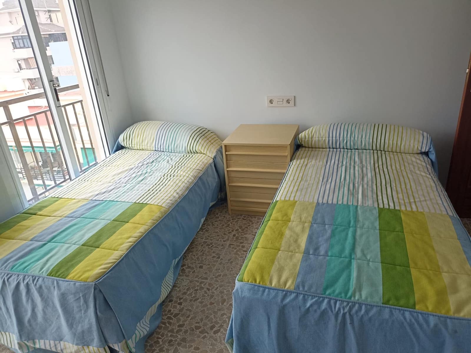 Piso de 4 habitaciones en Fuengirola en venta - 650.000 € (Ref: 8932119)