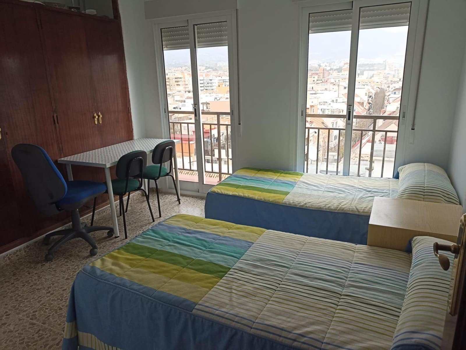 Piso de 4 habitaciones en Fuengirola en venta - 650.000 € (Ref: 8932119)