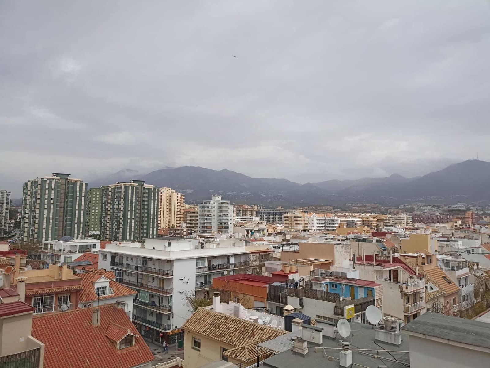 Piso de 4 habitaciones en Fuengirola en venta - 650.000 € (Ref: 8932119)