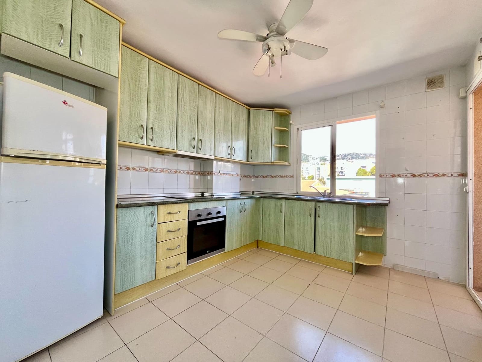 4 bedroom Penthouse for sale in Benalmadena with pool garage - € 425,000 (Ref: 8941224)