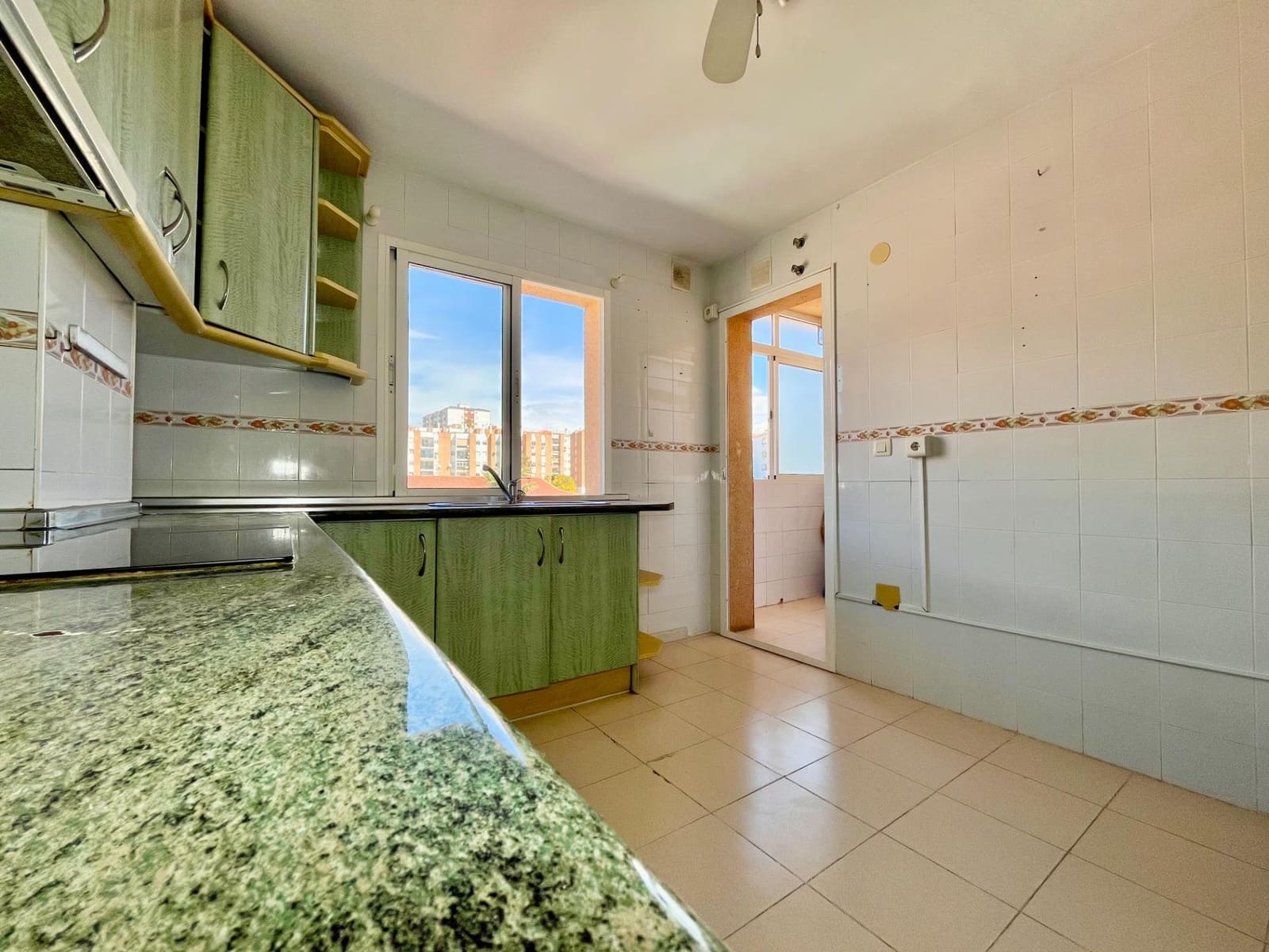 4 bedroom Penthouse for sale in Benalmadena with pool garage - € 425,000 (Ref: 8941224)