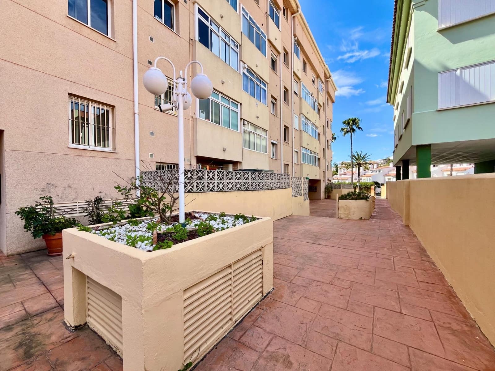 4 bedroom Penthouse for sale in Benalmadena with pool garage - € 425,000 (Ref: 8941224)