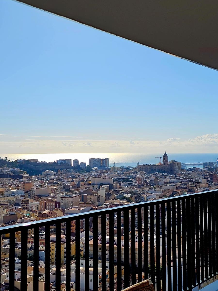 1 soveværelse Lejlighed til salg i Malaga by med swimmingpool garage - € 360.000 (Ref: 8954406)