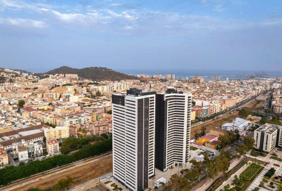 3 Zimmer Wohnung zu verkaufen in Malaga Stadt mit Pool Garage - 899.000 € (Ref: 8954407)