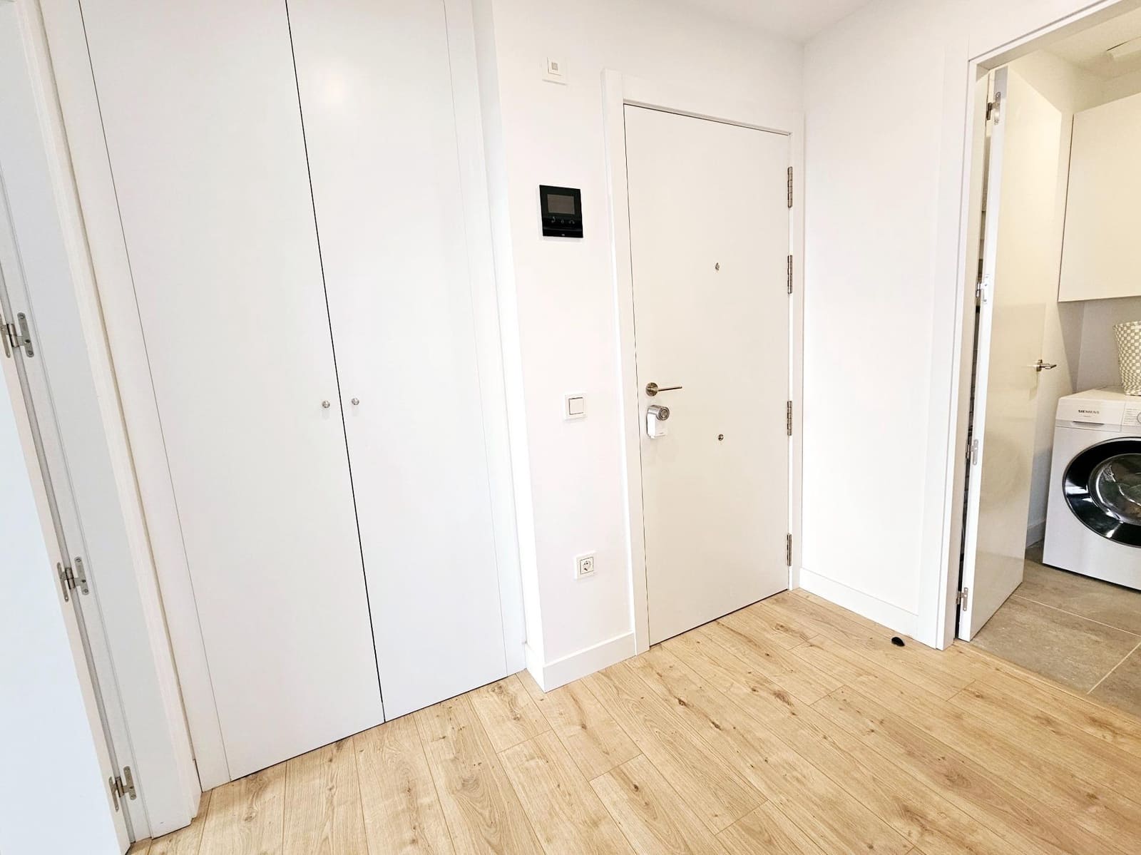 3 Zimmer Wohnung zu verkaufen in Malaga Stadt mit Pool Garage - 899.000 € (Ref: 8954407)