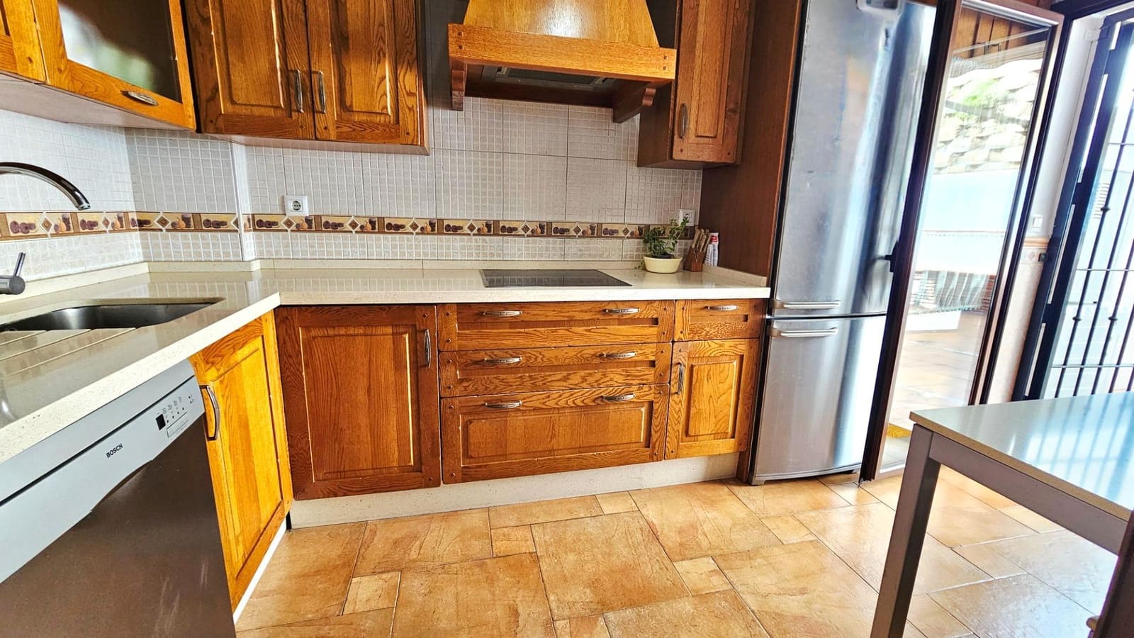 4 soveværelse Rækkehus til salg i Benalmadena med garage - € 410.000 (Ref: 9032105)