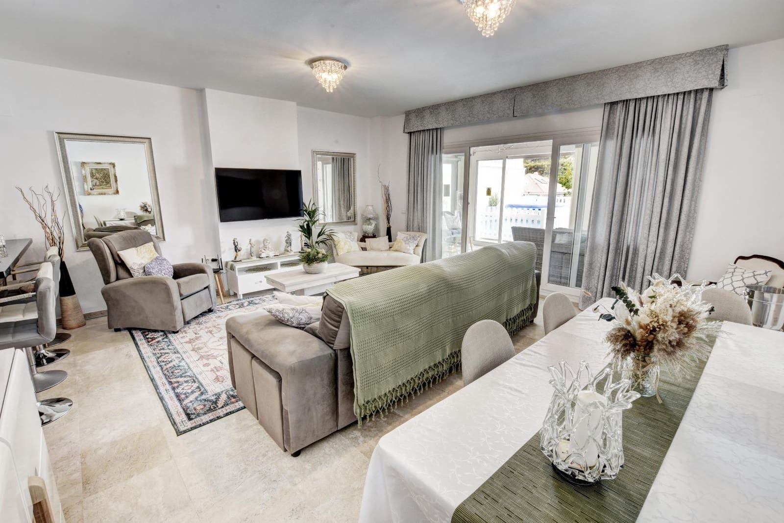 6 soveværelse Villa til salg i Torrequebrada med swimmingpool - € 799.000 (Ref: 9048916)