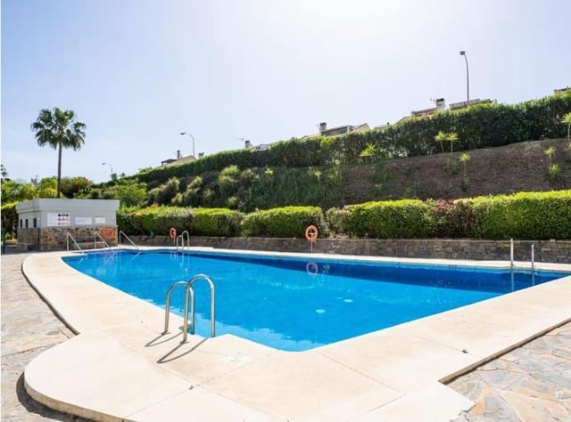3 bedroom Apartment for sale in Fuengirola with pool garage - € 599,000 (Ref: 9062455)