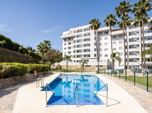 3 bedroom Apartment for sale in Fuengirola with pool garage - € 599,000 (Ref: 9062455)