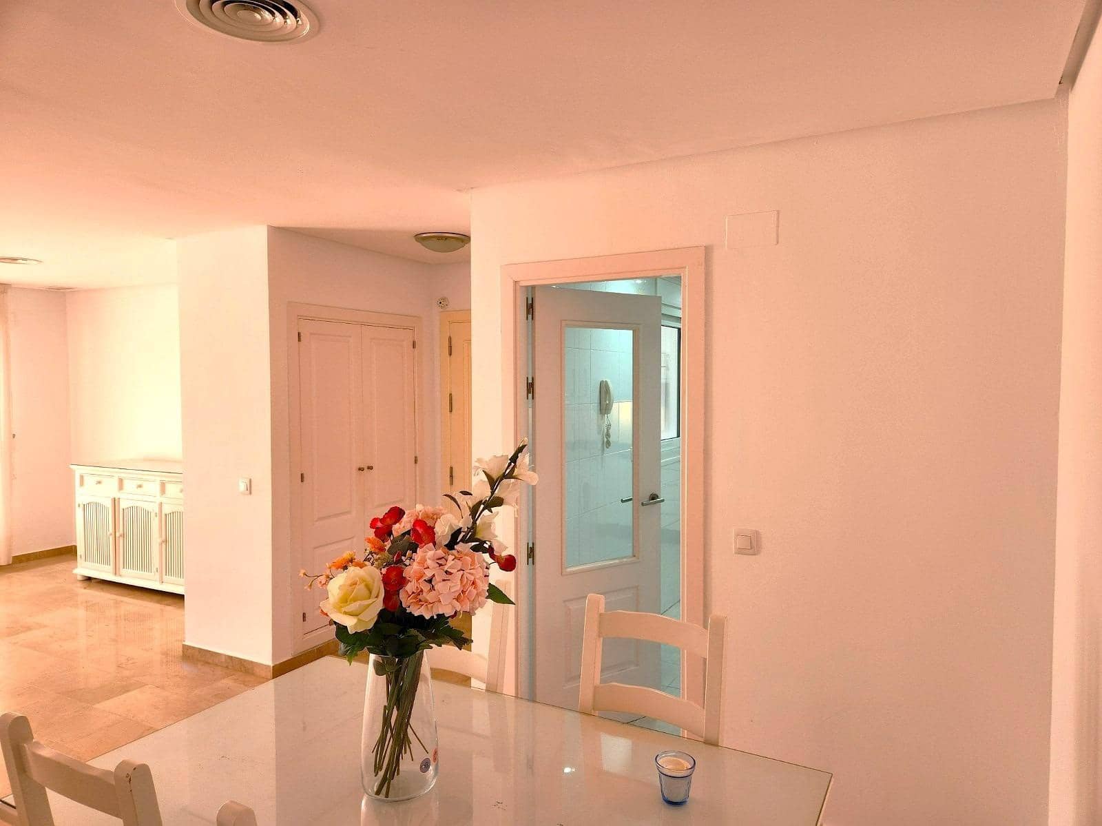 Piso de 2 habitaciones en Benalmádena en venta con piscina - 475.000 € (Ref: 9068872)