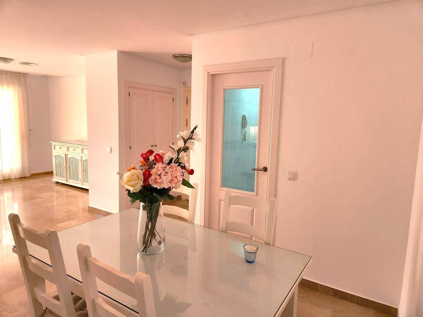 Piso de 2 habitaciones en Benalmádena en venta con piscina - 475.000 € (Ref: 9068872)