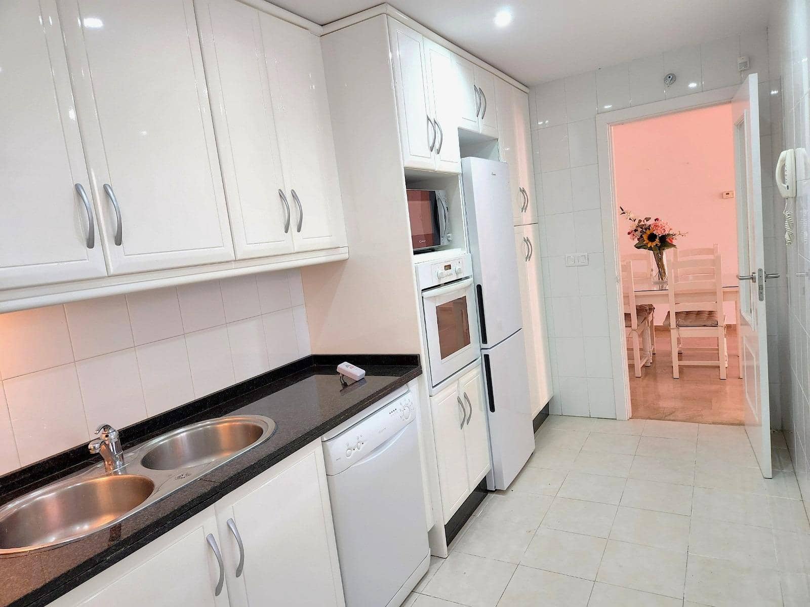 Piso de 2 habitaciones en Benalmádena en venta con piscina - 475.000 € (Ref: 9068872)