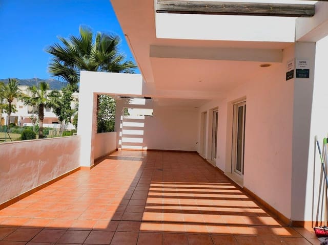 Piso de 2 habitaciones en Benalmádena en venta con piscina - 475.000 € (Ref: 9068872)