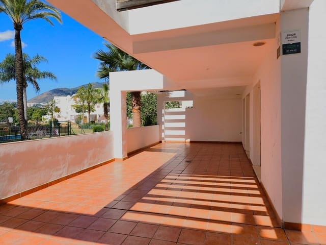 Piso de 2 habitaciones en Benalmádena en venta con piscina - 475.000 € (Ref: 9068872)