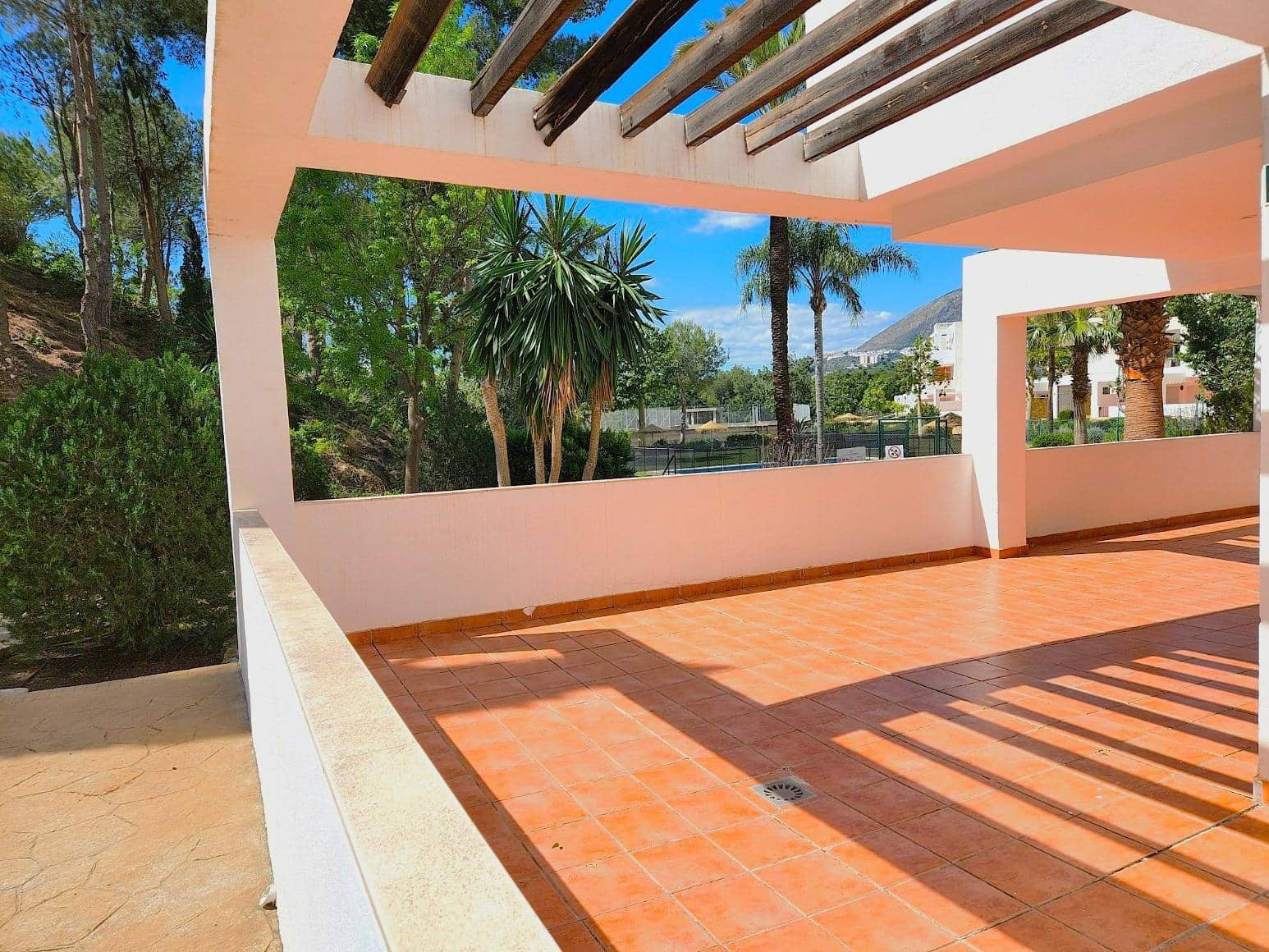 Piso de 2 habitaciones en Benalmádena en venta con piscina - 475.000 € (Ref: 9068872)