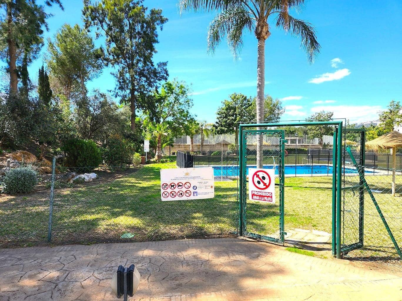 Piso de 2 habitaciones en Benalmádena en venta con piscina - 475.000 € (Ref: 9068872)