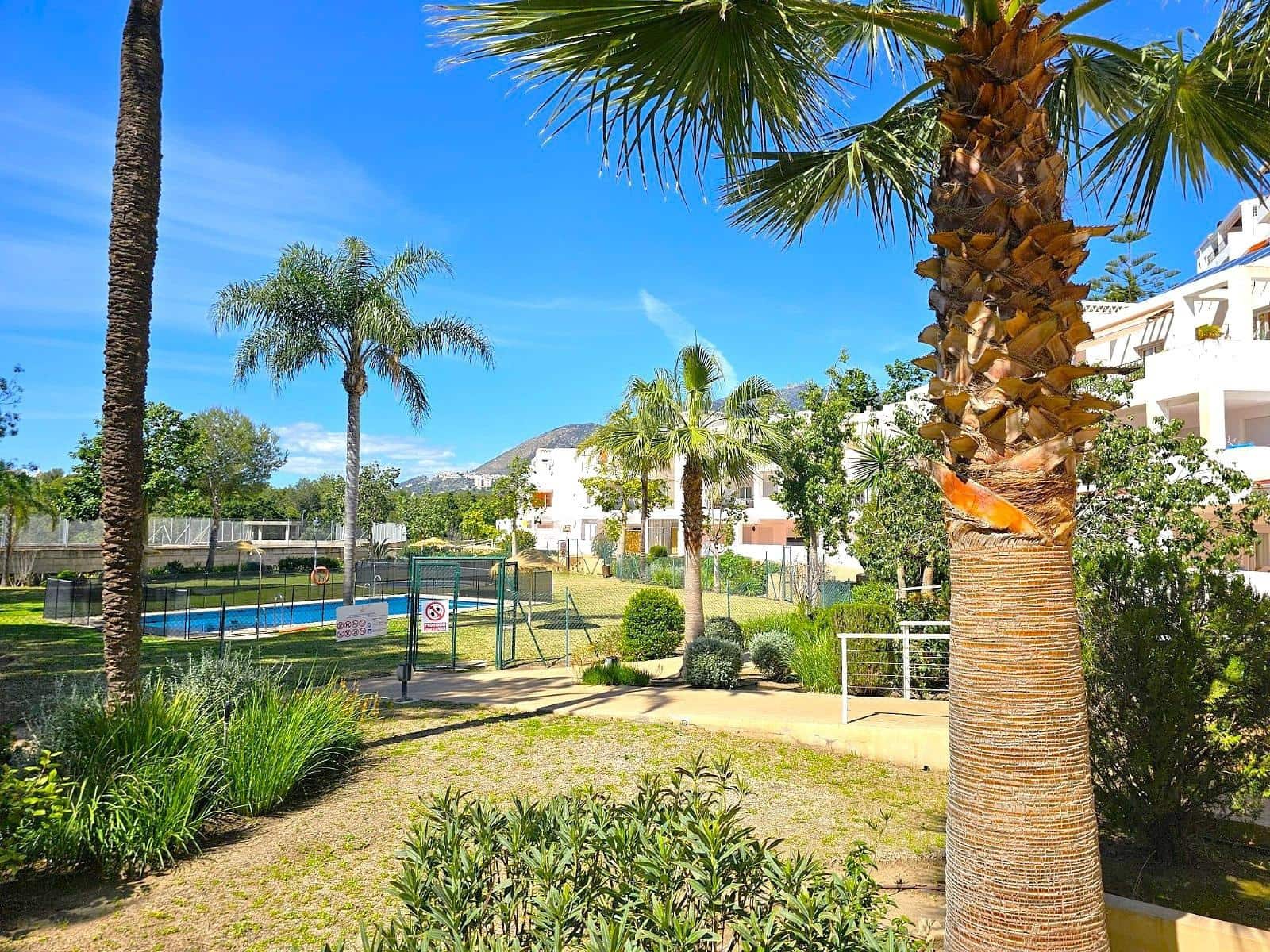 Piso de 2 habitaciones en Benalmádena en venta con piscina - 475.000 € (Ref: 9068872)