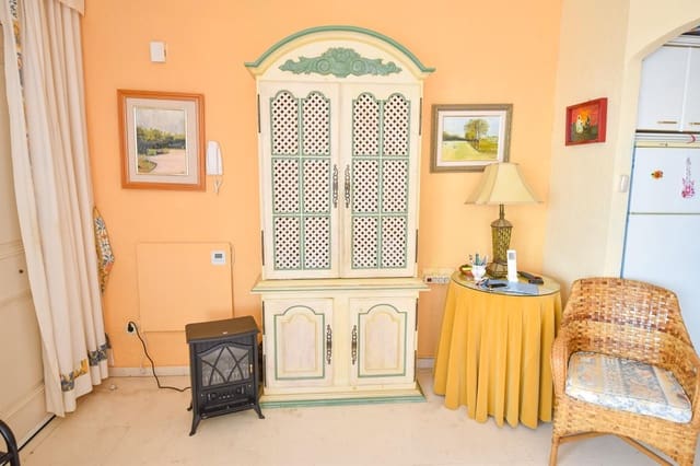 Apartamento de 2 habitaciones en Mijas Golf, Mijas en venta con piscina garaje - 299.000 € (Ref: 9108810)