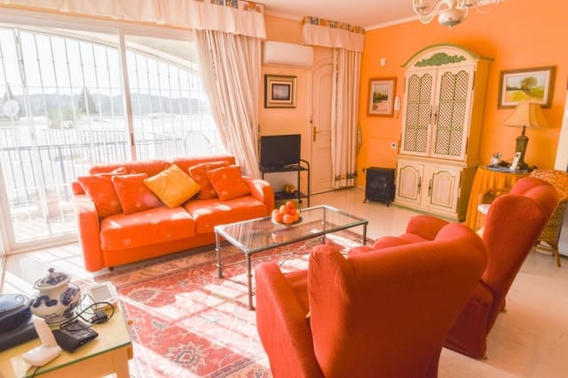 Apartamento de 2 habitaciones en Mijas Golf, Mijas en venta con piscina garaje - 299.000 € (Ref: 9108810)