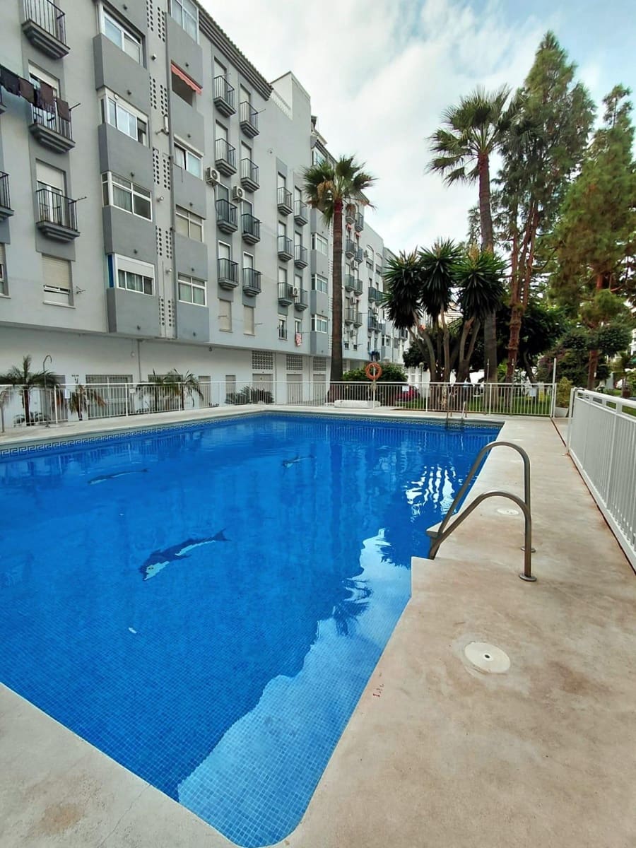 3 bedroom Apartment for sale in Fuengirola with pool - € 410,000 (Ref: 9569344)