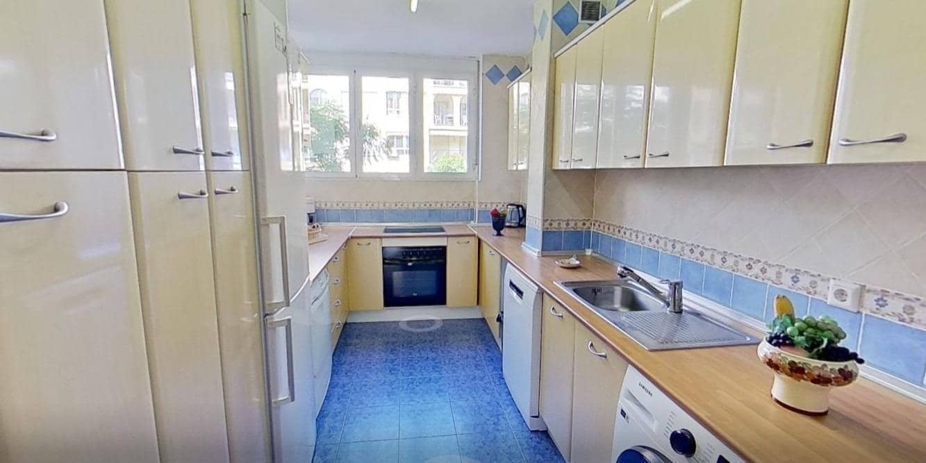 3 bedroom Apartment for sale in Fuengirola with pool - € 410,000 (Ref: 9569344)