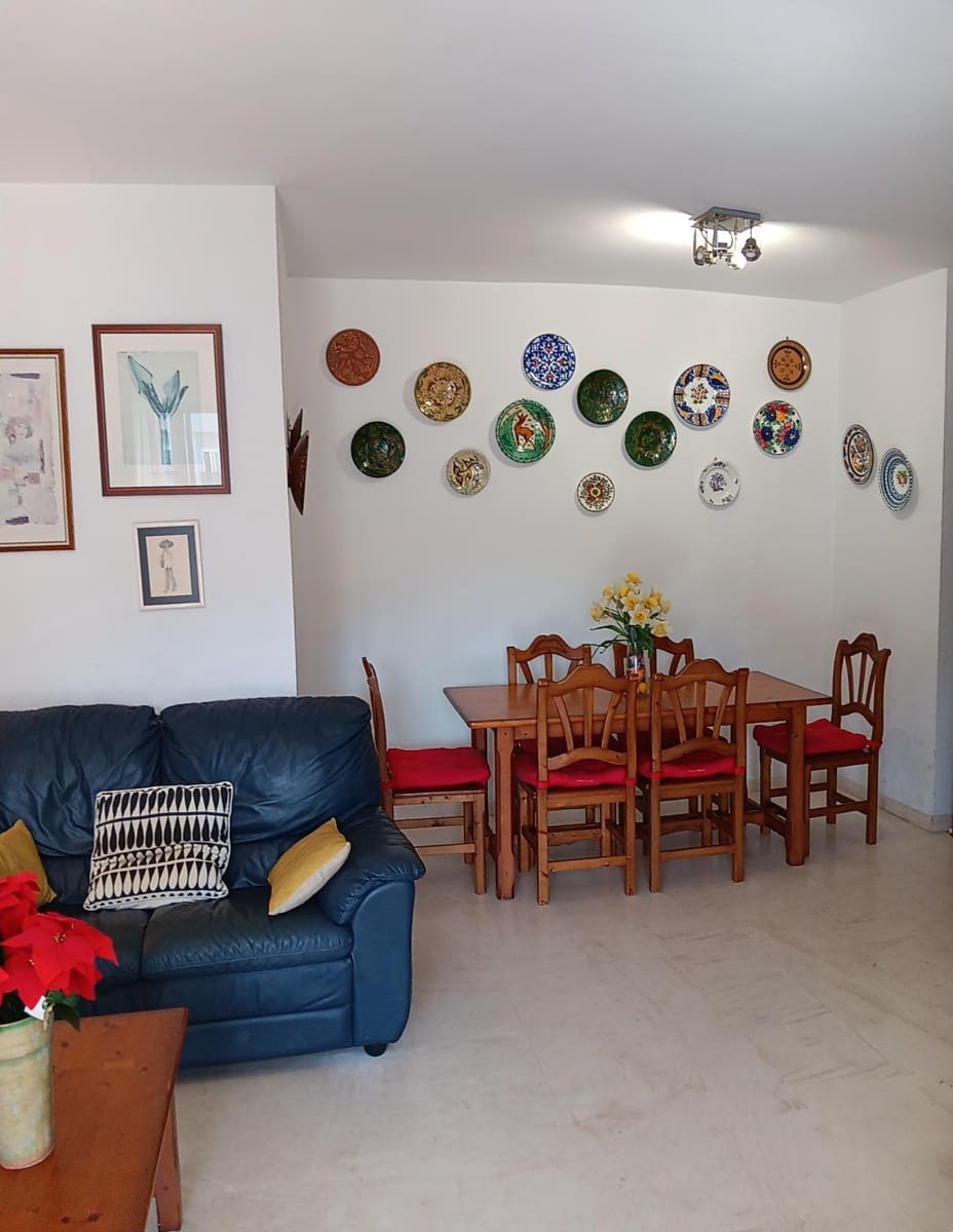 3 bedroom Apartment for sale in Fuengirola with pool - € 410,000 (Ref: 9569344)