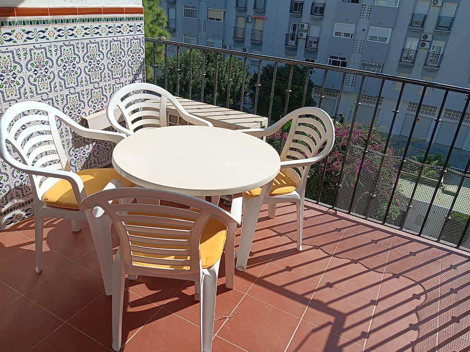 3 bedroom Apartment for sale in Fuengirola with pool - € 410,000 (Ref: 9569344)