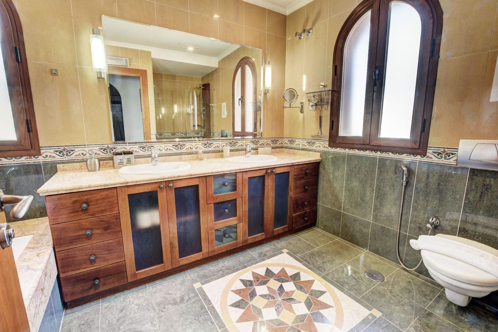 6 soveværelse Villa til salg i Benalmadena med swimmingpool garage - € 1.790.000 (Ref: 9569347)