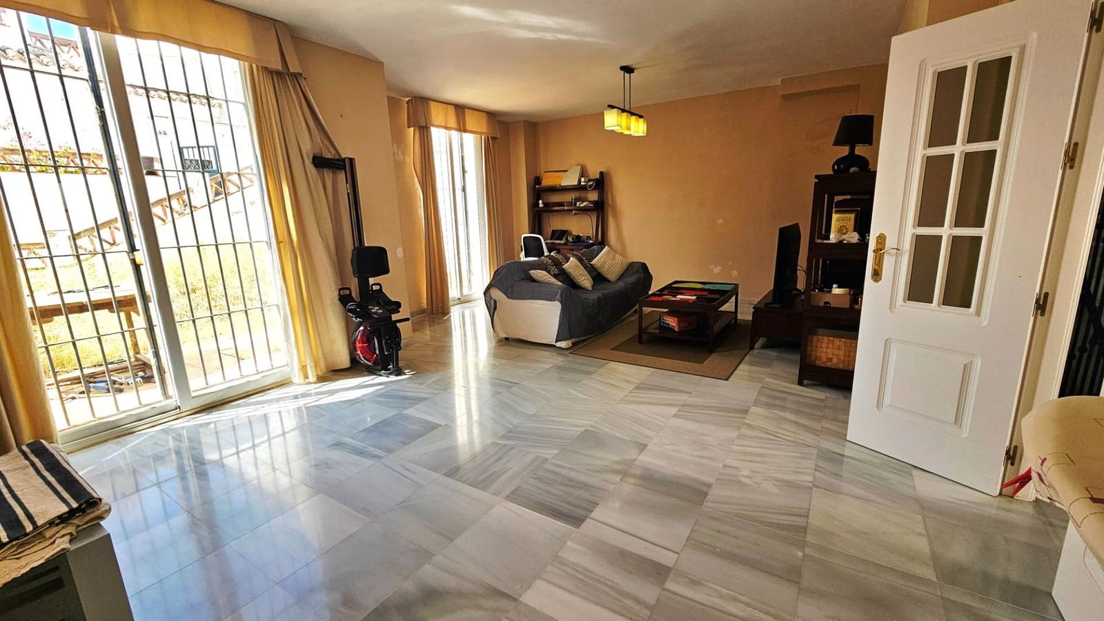 5 bedroom Terraced Villa for sale in Benalmadena with pool garage - € 465,000 (Ref: 9569351)