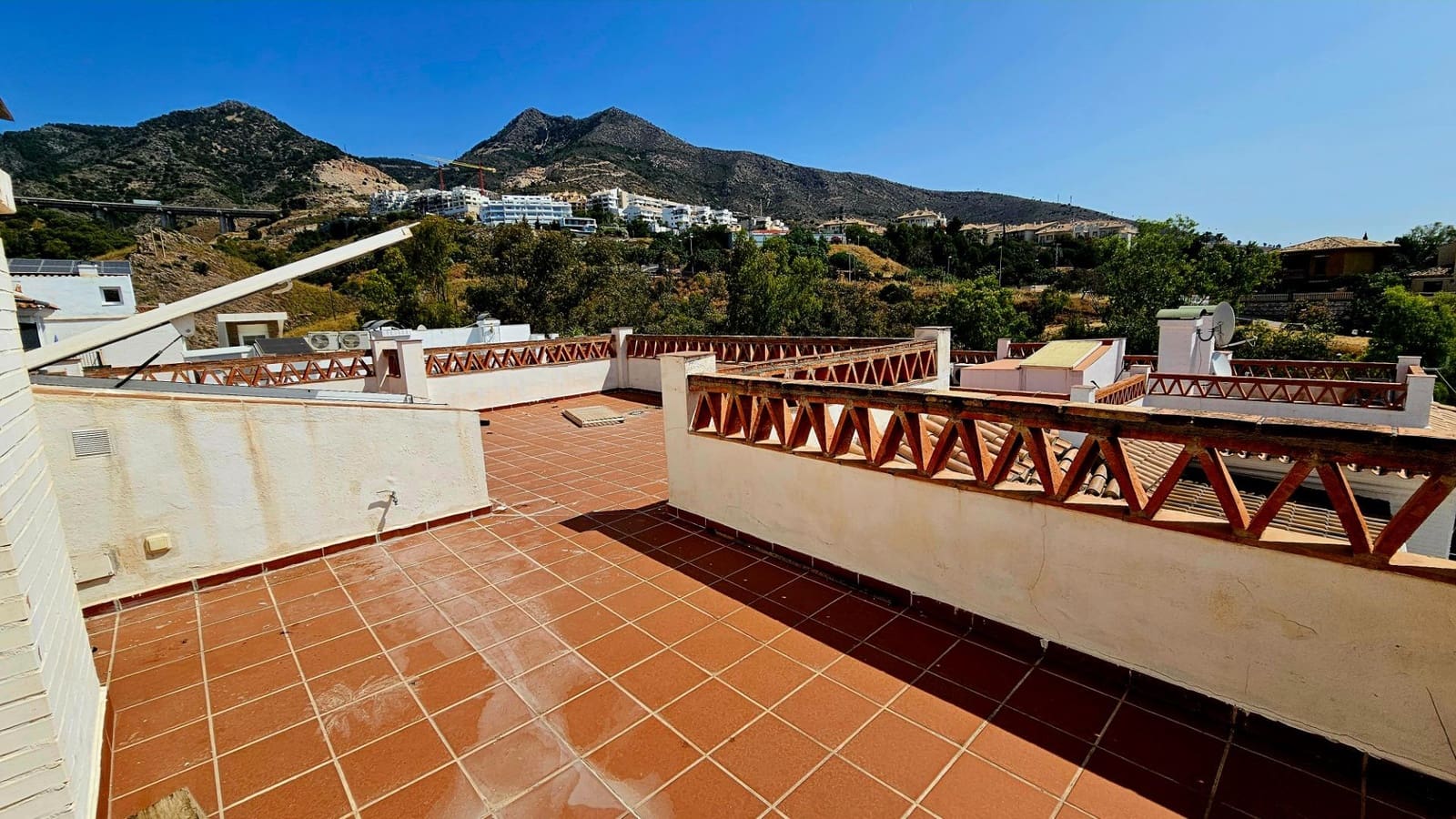 5 bedroom Terraced Villa for sale in Benalmadena with pool garage - € 465,000 (Ref: 9569351)