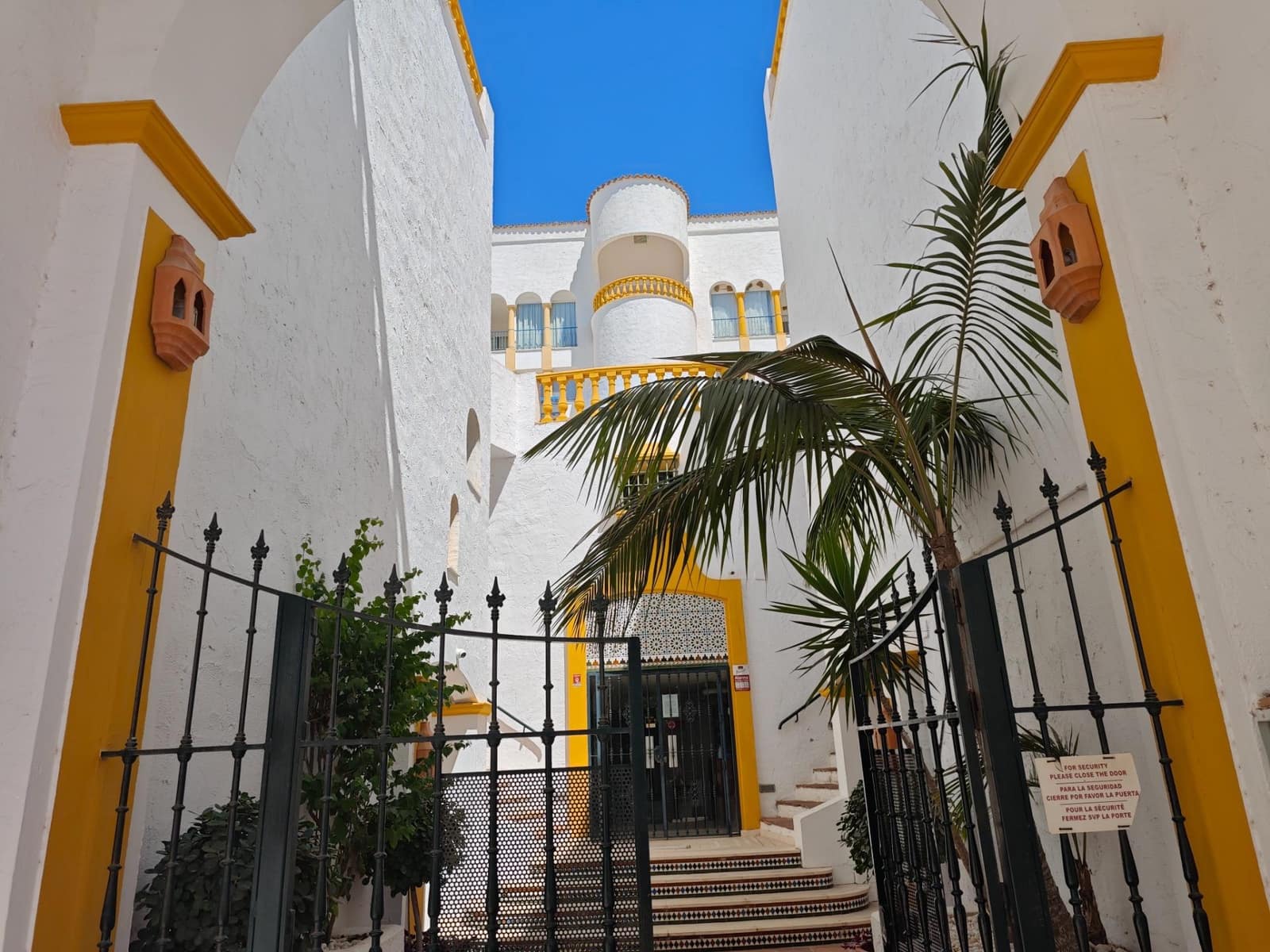 2 bedroom Apartment for sale in Mijas Golf with pool - € 370,000 (Ref: 9569353)