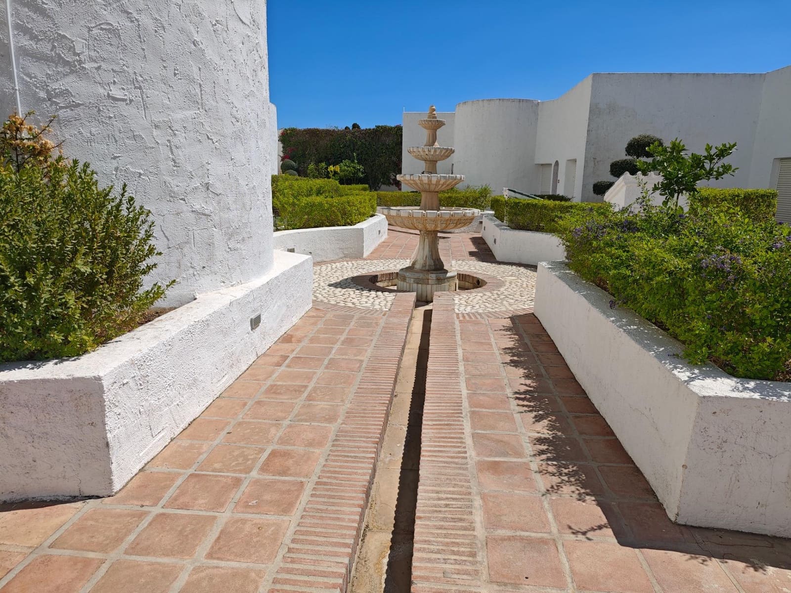 2 bedroom Apartment for sale in Mijas Golf with pool - € 370,000 (Ref: 9569353)