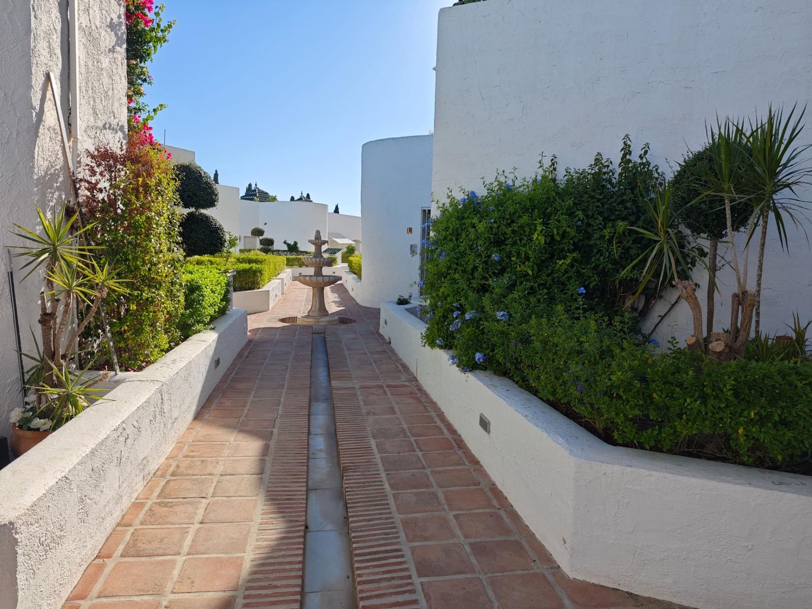 2 bedroom Apartment for sale in Mijas Golf with pool - € 370,000 (Ref: 9569353)