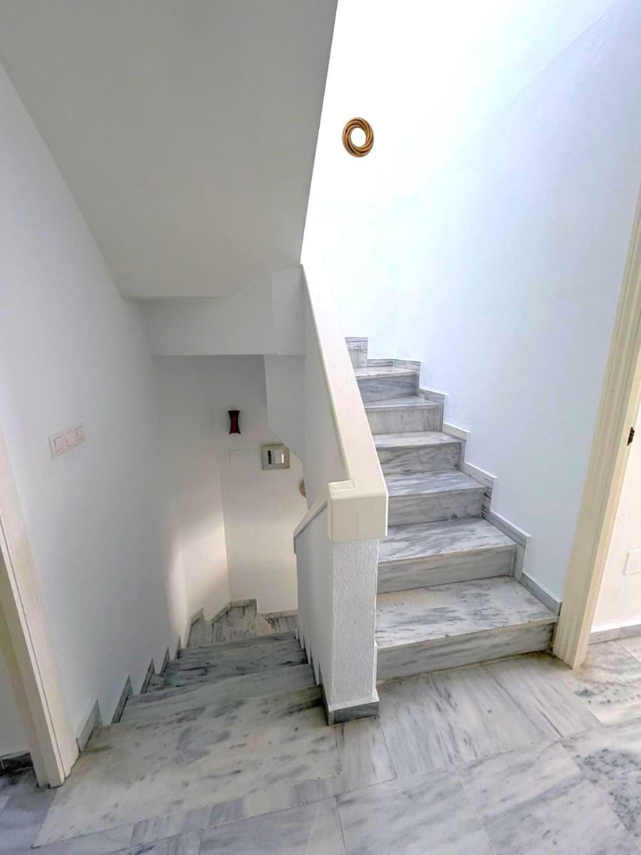 4 soverom Rekkehus til salgs i Benalmadena med svømmebasseng - € 425 000 (Ref: 9571282)