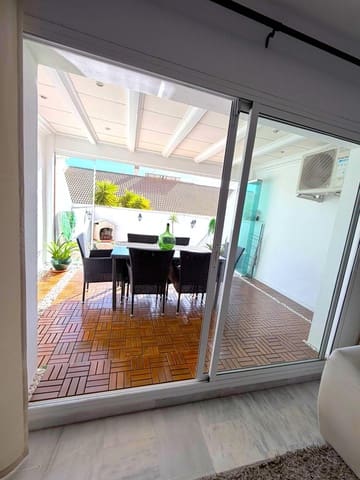 4 sovrum Radhus till salu i Benalmádena pueblo, Benalmádena med pool - 425 000 € (Ref: 9571282)