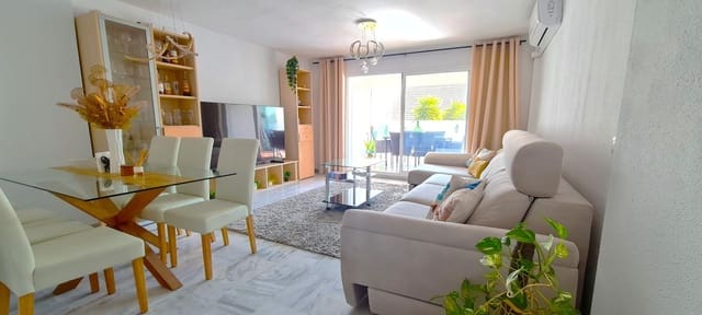 4 sovrum Radhus till salu i Benalmádena pueblo, Benalmádena med pool - 425 000 € (Ref: 9571282)