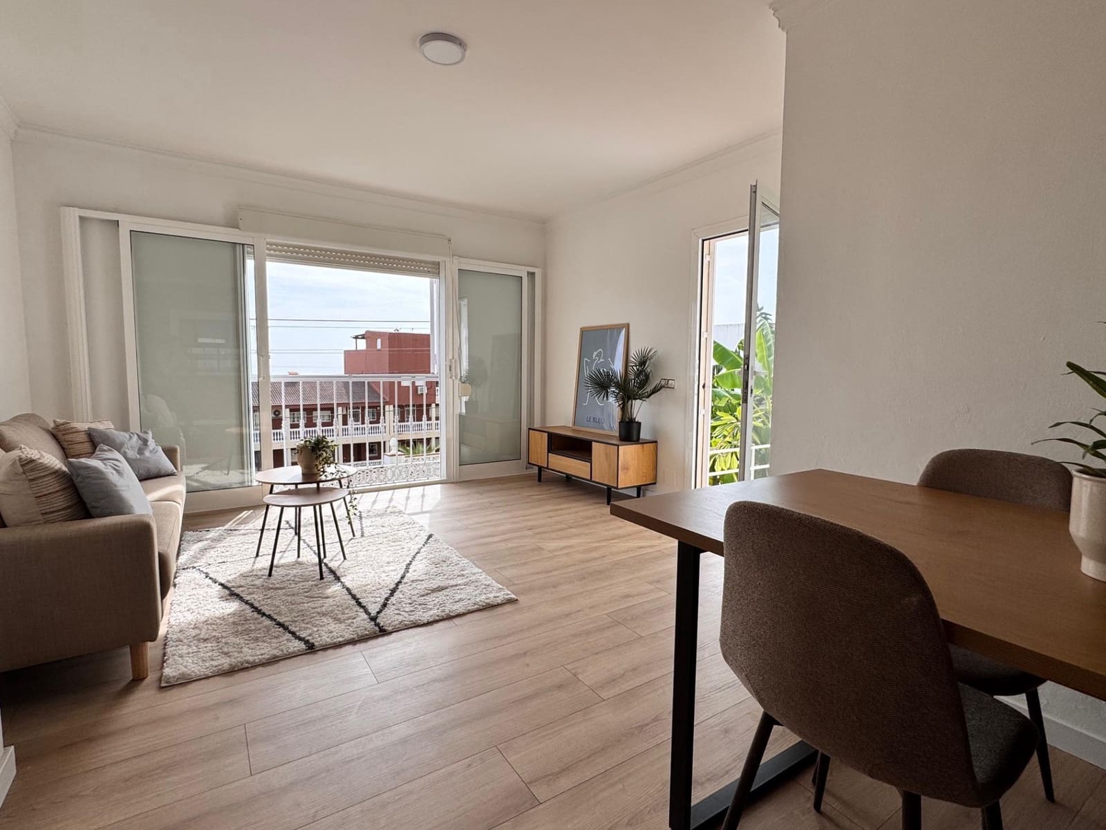 2 bedroom Beach Apartment for sale in Torremolinos with pool - € 269,000 (Ref: 9571293)