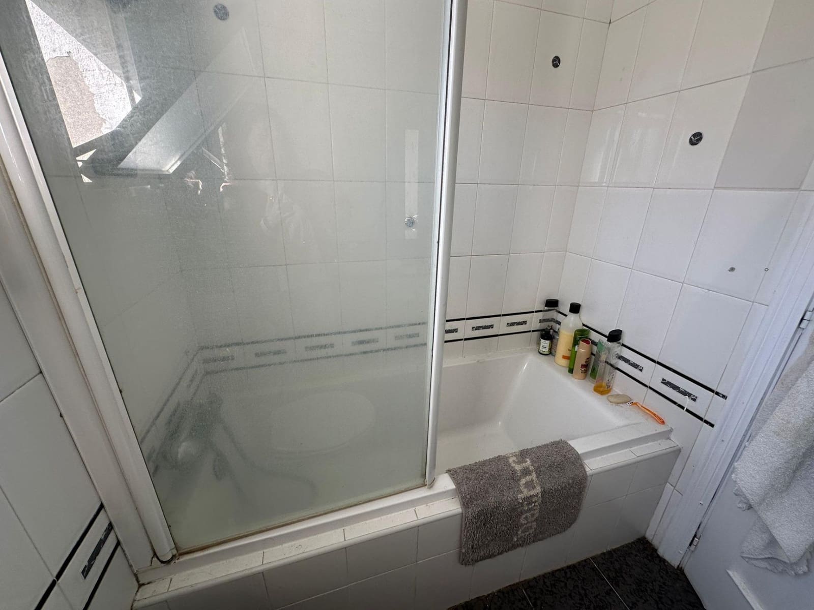 3 soveværelse Semi-Rækkehus til salg i Mijas med swimmingpool - € 450.000 (Ref: 9571295)