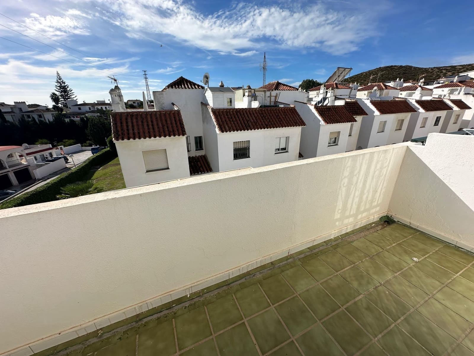 3 soveværelse Semi-Rækkehus til salg i Mijas med swimmingpool - € 450.000 (Ref: 9571295)