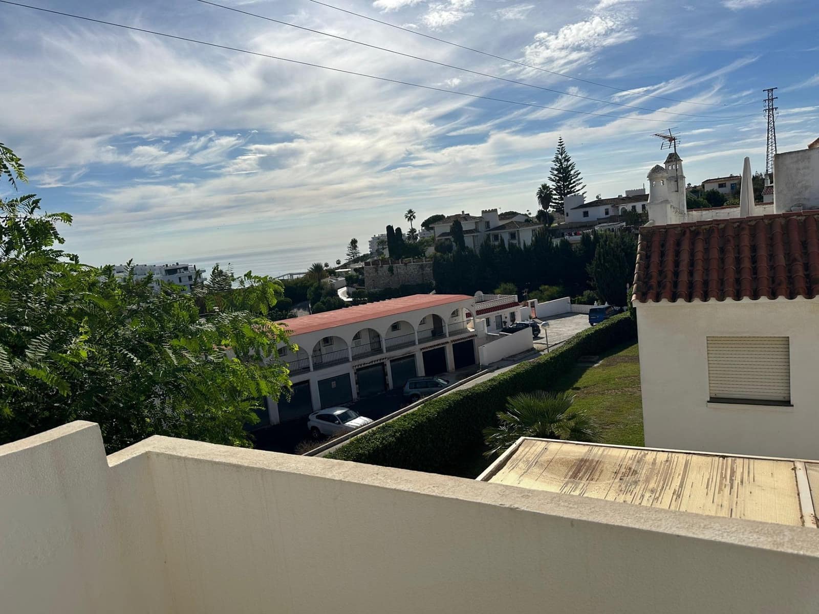3 soveværelse Semi-Rækkehus til salg i Mijas med swimmingpool - € 450.000 (Ref: 9571295)