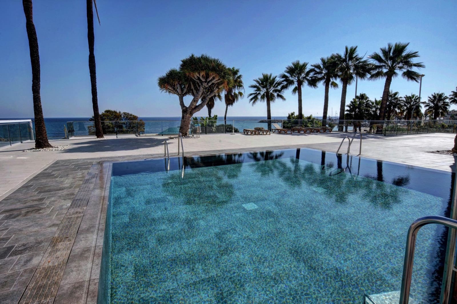 1 quarto Apartamento para venda em Torremolinos com piscina - 325 000 € (Ref: 9586612)