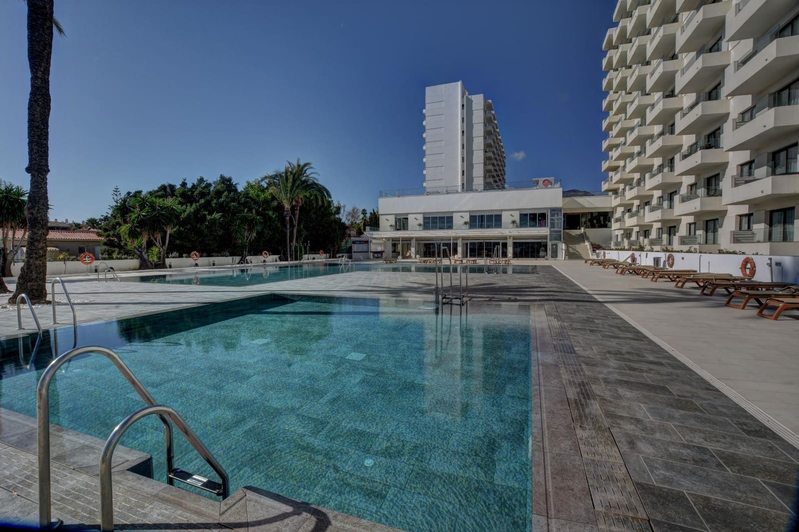 1 quarto Apartamento para venda em Torremolinos com piscina - 325 000 € (Ref: 9586612)