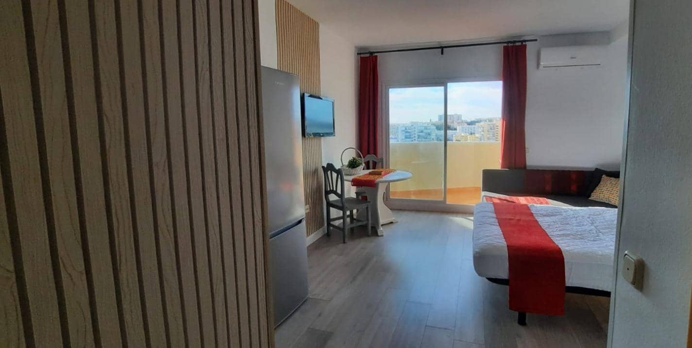 Studio na sprzedaż w Benalmadena z basenem - 285 000 € (Ref: 9591406)