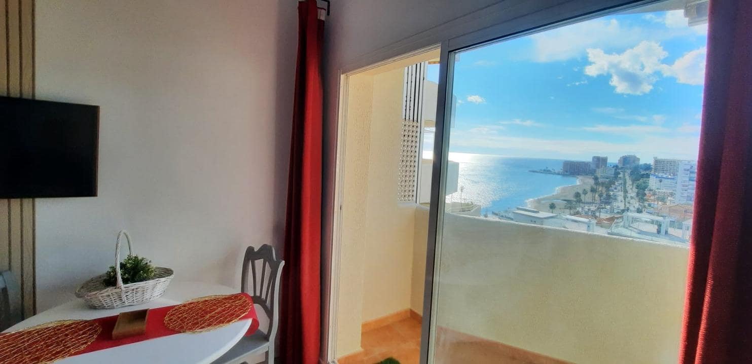 Studio na sprzedaż w Benalmadena z basenem - 285 000 € (Ref: 9591406)