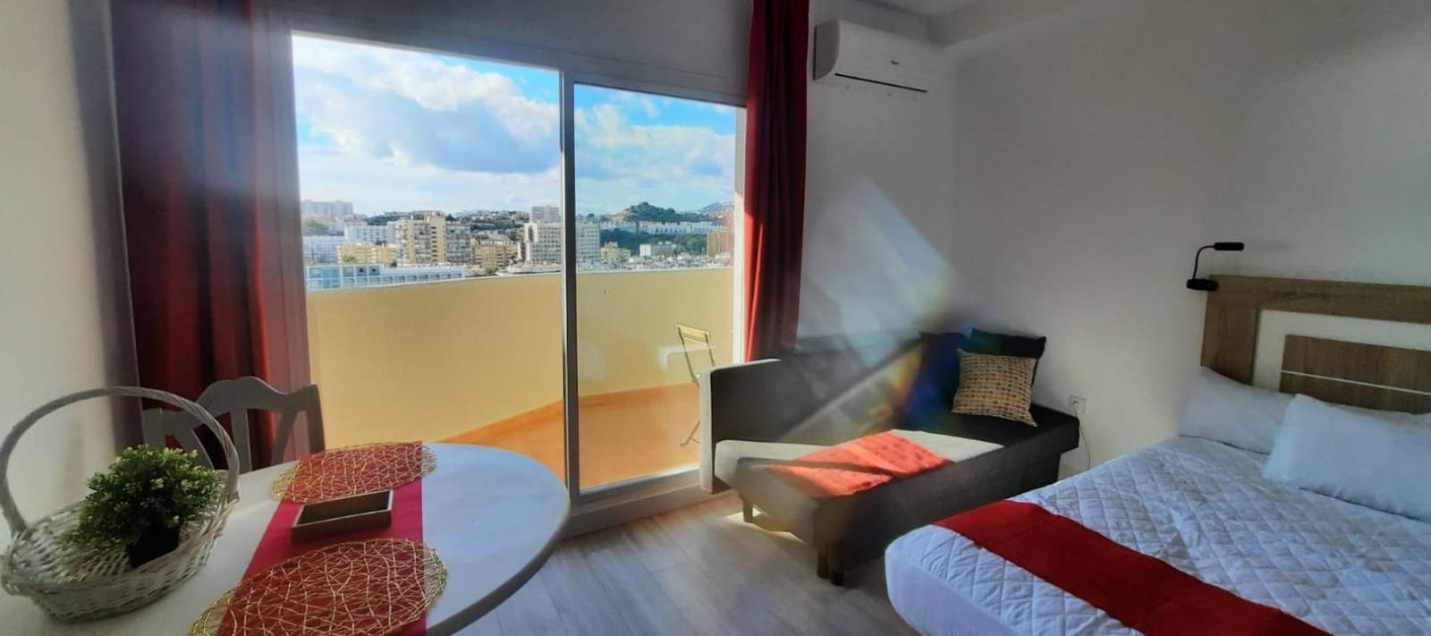 Studio na sprzedaż w Benalmadena z basenem - 285 000 € (Ref: 9591406)