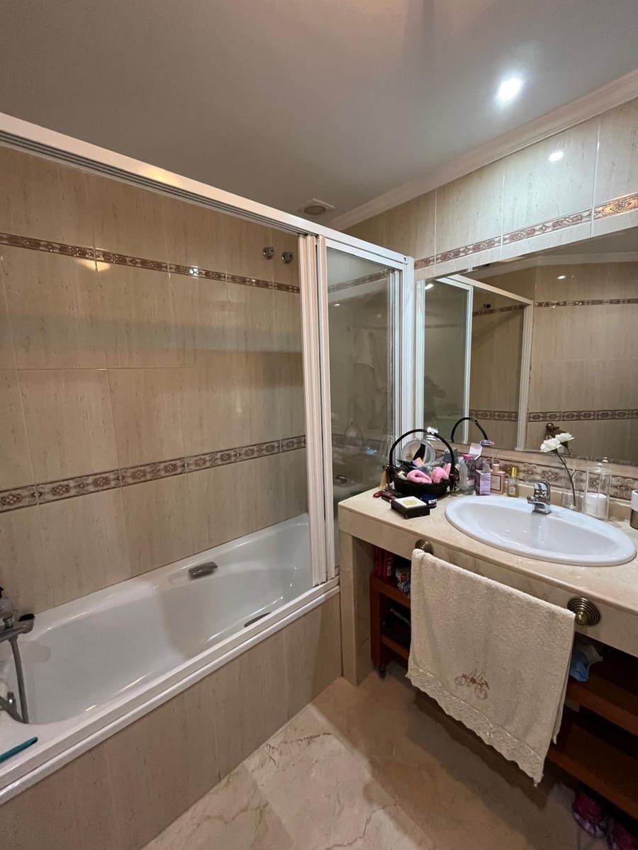 4 chambre Villa/Maison Mitoyenne à vendre à Benalmadena avec piscine garage - 639 000 € (Ref: 9605081)